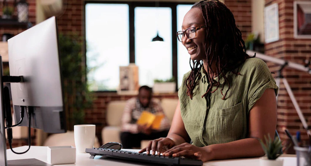 Read more about the article Conheça a {reprograma}: focada na educação e inserção de mulheres no mercado tech